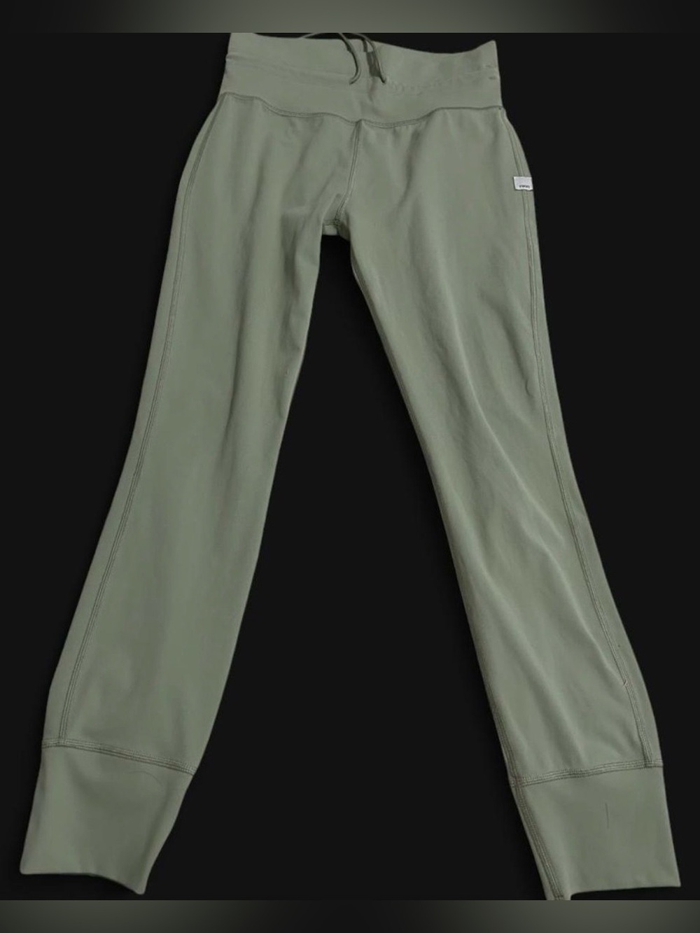 Vuori Women's Daily Legging - Sprout Green (Size Medium) - EUC!
